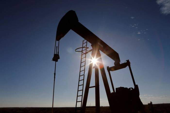 Средняя цена азербайджанской нефти в сентябре составила примерно 41 доллар
