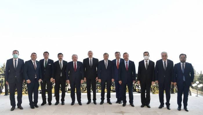 Президент Азербайджана: Поддержка государства и народа Турции имеет особое значение
