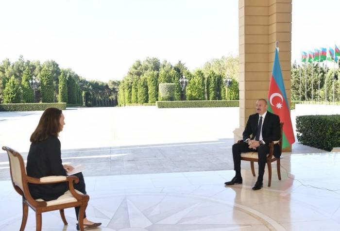 Ильхам Алиев: Мне сообщили, что Франция, как сопредседатель, останется нейтральной, так как это - мандат сопредседателя