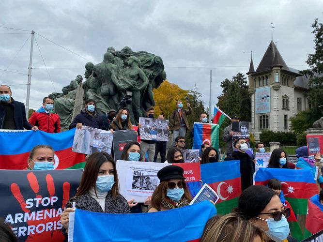 В Швейцарии прошла акция протеста против ракетного обстрела Гянджи