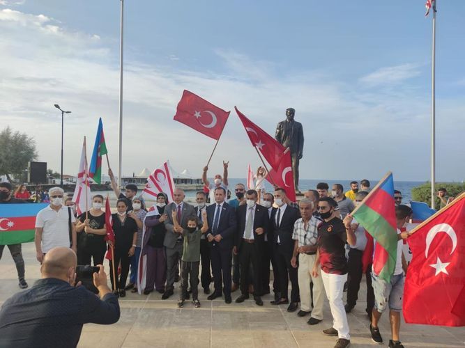 В Турецкой Республике Северного Кипра проведен митинг в поддержку Карабаха 