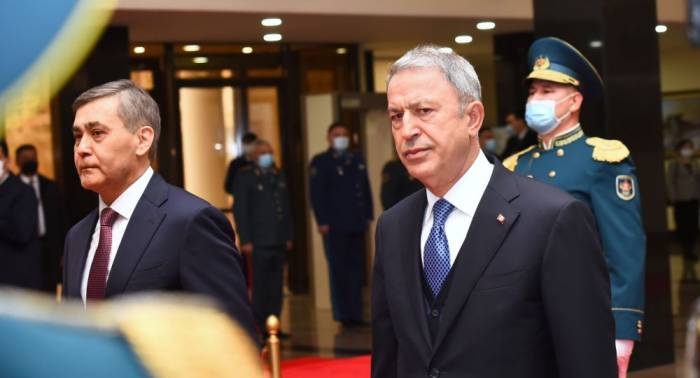 Министр обороны Турции прибыл в Казахстан
