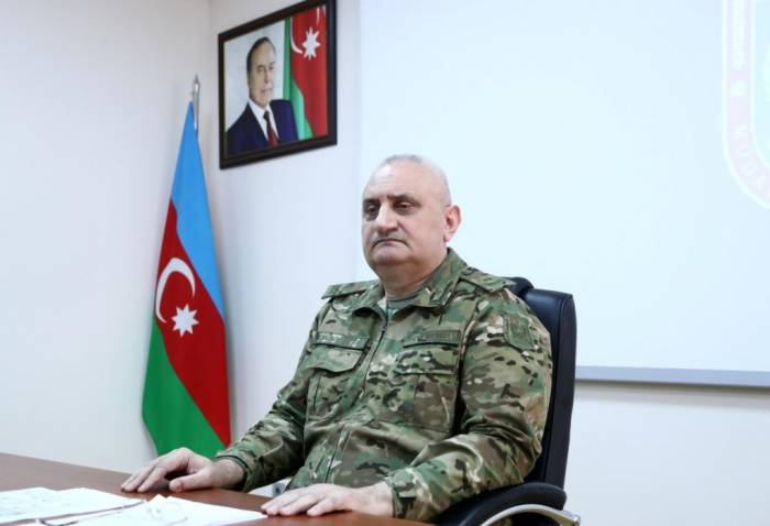«Армения обстреливает мирные города в глубоком тылу». Азербайджанский генерал — о войне в Карабахе