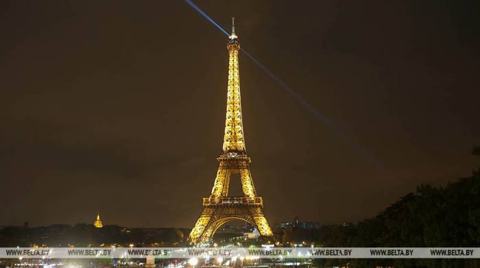 Введение комендантского часа обойдется Франции более чем в 2 млрд евро
