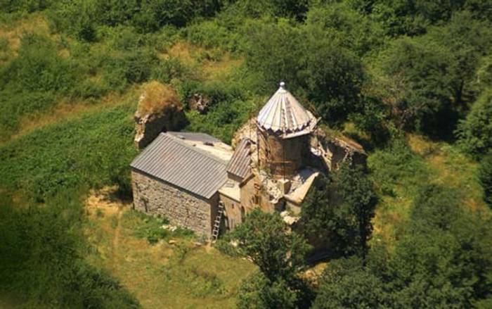 Албанская церковь в Гадруте также осквернена армянскими вандалами
