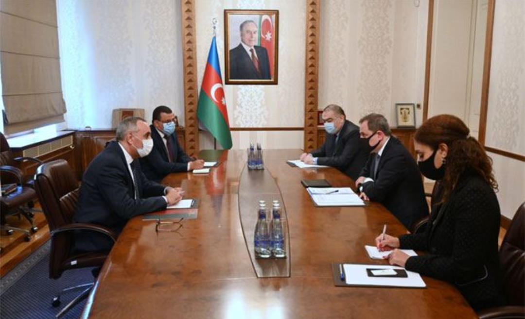 Глава МИД Азербайджана встретился с послом Марокко