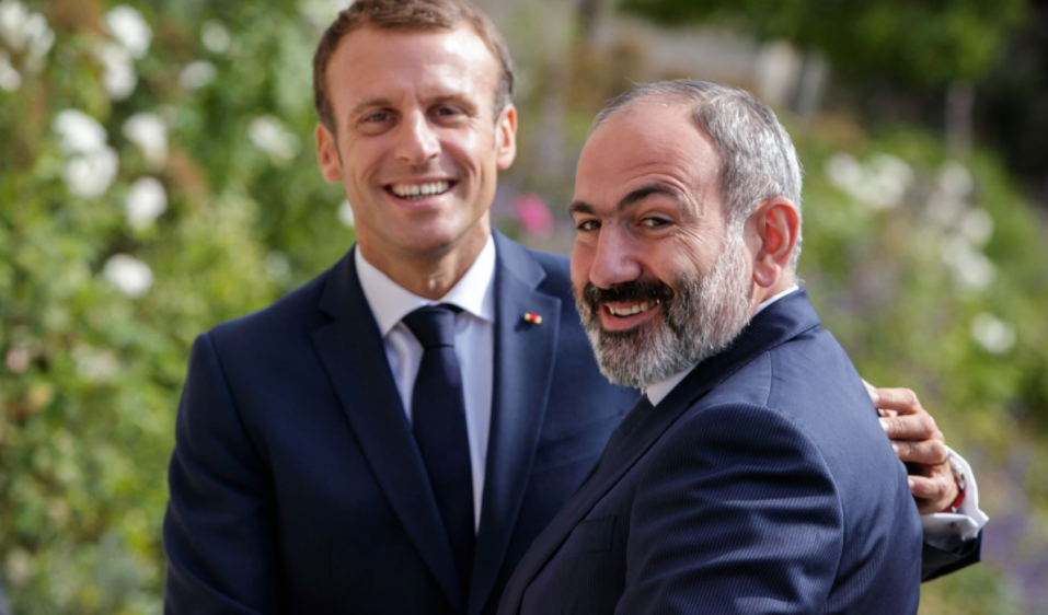 Кто вы, господин Макрон? Президент Франции или «уполномоченный французской армянской общины»?
