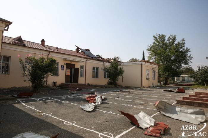 Школа в тертерском селе Дюярли сильно повреждена артиллерийским огнем противника - ФОТО
