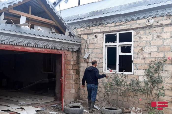 Выпущенный армянами снаряд попал во двор жилого дома в Агджабеди – ФОТО
