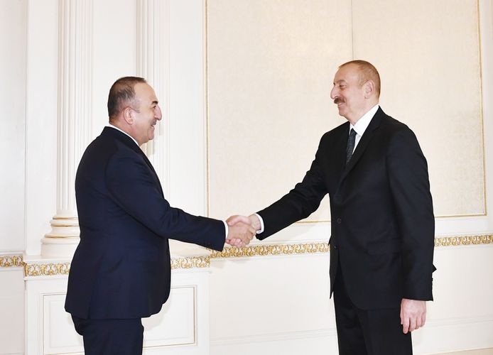 Президент: Весь мир, все, кто любят и не любят нас, еще раз убедились в нерушимости и вечности азербайджано-турецкого единства
