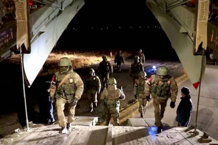 Появилось видео отправки российских миротворцев в Карабах - ВИДЕО
