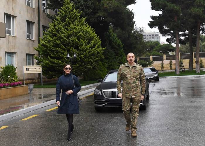 Ильхам Алиев и Мехрибан Алиева встретились с военнослужащими, проходящими лечение в Клиническом медцентре №1 - ФОТО- ОБНОВЛЕНО