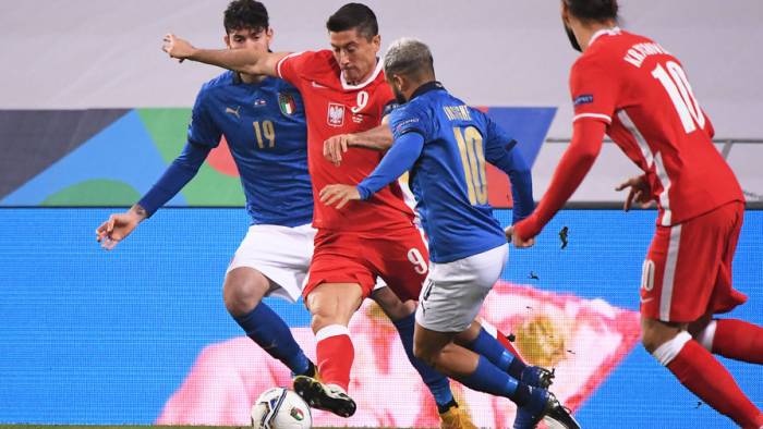 Футболисты Италии победили поляков в матче Лиги наций
