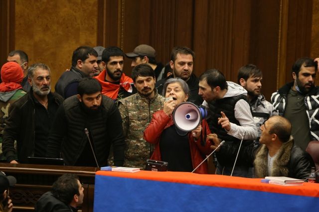 Внутриполитическая ситуация в Армении: хаос, беспорядки и кризис