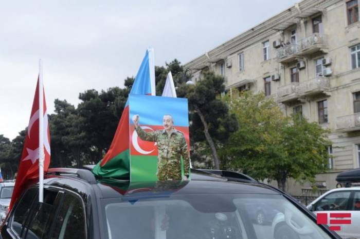 В Баку проведен автопробег по случаю освобождения Кяльбаджара
