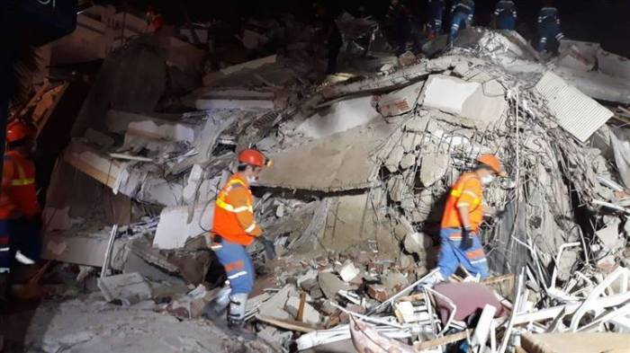 Число жертв землетрясения в Измире достигло 110 человек