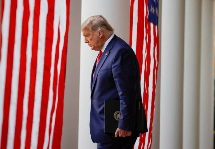 Трамп опроверг, что его штаб исключил из исков обвинения против избиркомов Пенсильвании 