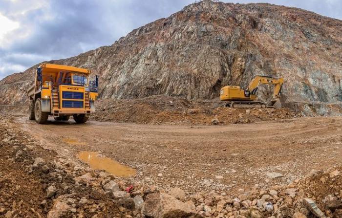 Азербайджан подписал контракты на проведение буровых работ на золоторудных месторождениях в Зангелане и Кяльбаджаре
