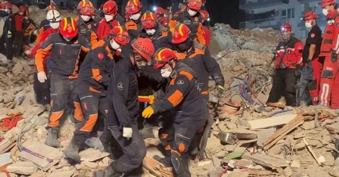 Число погибших из-за землетрясения на западе Турции возросло до 79

