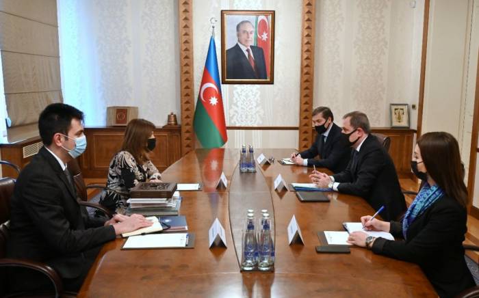 Глава МИД Азербайджана встретился с президентом Фонда тюркской культуры и наследия