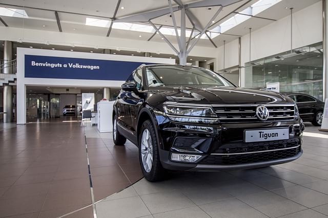 Volkswagen вложит сотни млрд долларов в производство электромобилей
