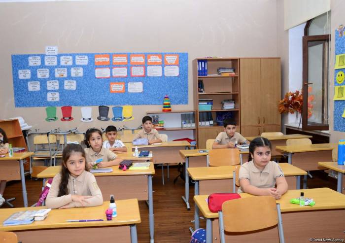 Минобразования Азербайджана предупреждает частные школы