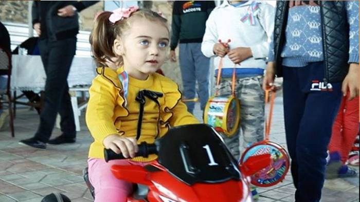 Ребенок, потерявший родителей и сестру в результате армянского террора в Гяндже, взят под контроль - Госкомитет
