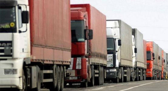 Азербайджан сократил импорт грузовиков и тракторов из Грузии