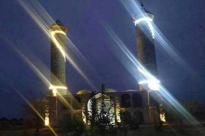 В мечеть в освобожденном от оккупации Агдаме подано электричество
