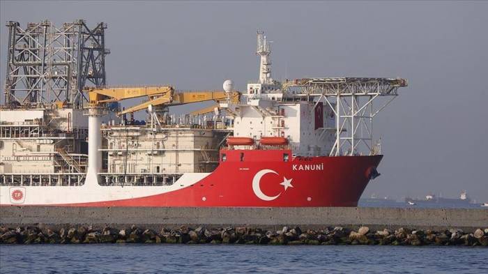 Турция отправляет в Черное море еще одно буровое судно
