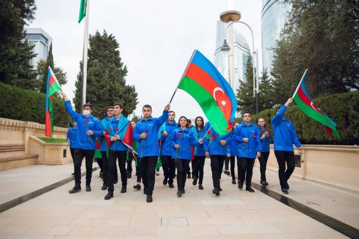 Азербайджанские волонтеры поблагодарили Верховного Главнокомандующего Ильхама Алиева и Первого вице-президента Мехрибан Алиеву по случаю победы