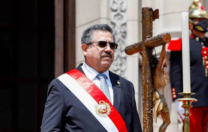 Президент Перу Мерино подал в отставку

