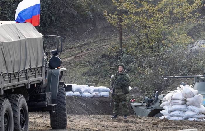 Российский миротворец ранен, а азербайджанский офицер погиб при взрыве мины в Нагорном Карабахе
