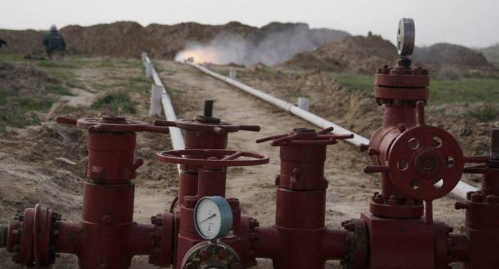 Мирзиёев поручил укрепить сырьевую базу нефтегазохимической отрасли