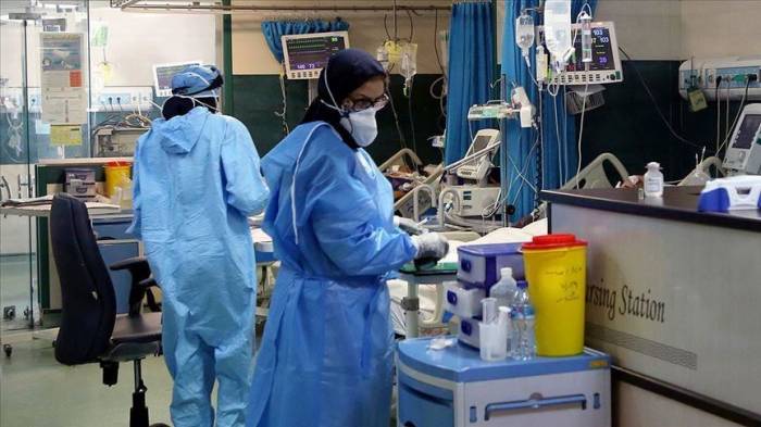 В Иране из-за коронавируса за сутки скончались более 430 человек
