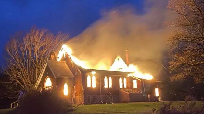 В Канаде за ночь сгорели две церкви
