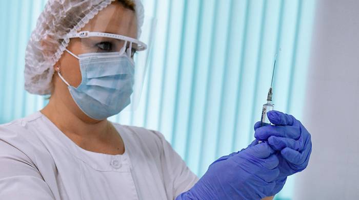В России производители вакцин против COVID-19 близки к масштабному выпуску препарата

