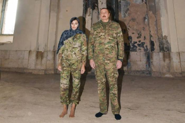 Президент Ильхам Алиев и Первая леди Мехрибан Алиева посетили освобожденный от оккупации город Агдам