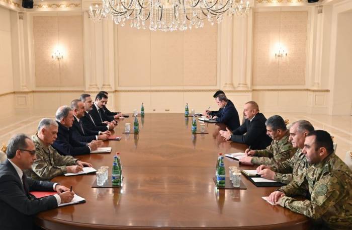 Ильхам Алиев принял министров иностранных дел, национальной обороны и начальника Национальной разведывательной организации Турции - ФОТО