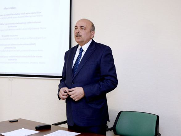 В Азербайджане рост числа случаев инфицирования обусловил продление карантина – главный инфекционист