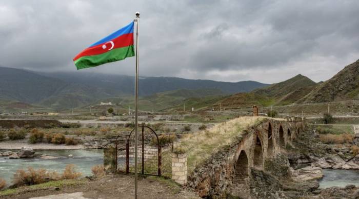 Подход официального Парижа к факту оккупации нелогичен и непонятен - председатель Дома Азербайджана
