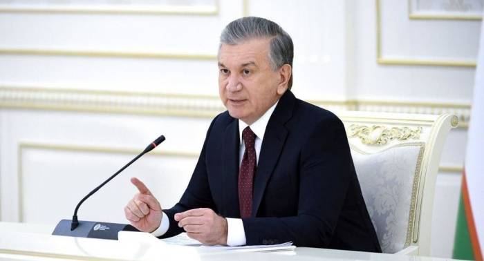Шавкат Мирзиёев поздравил узбекистанцев с Днем Конституции
