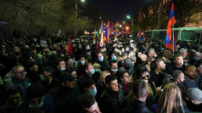В Ереване проходит акция с требованием об отставке Никола Пашиняна
