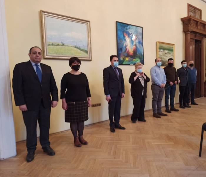 Сотрудники посольства Азербайджана в Венгрии почтили память героев Отечественной войны
