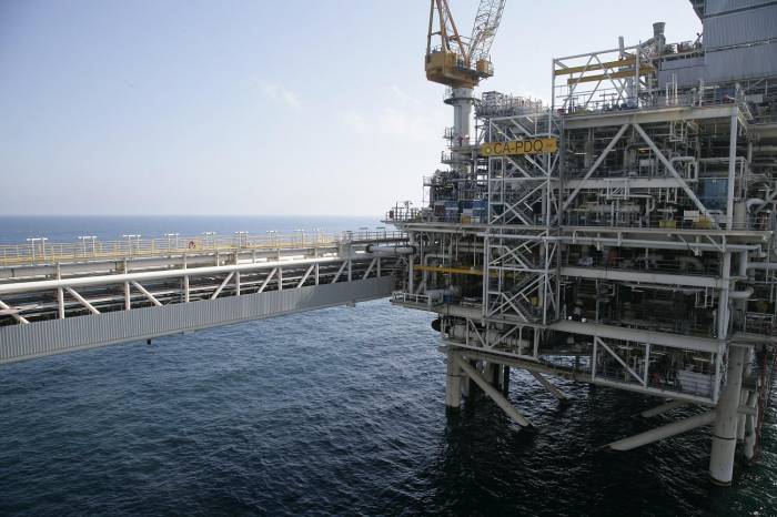 Цена на азербайджанскую нефть приближается к $53 за баррель