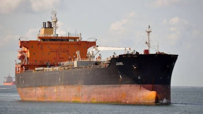 Пираты в Гвинейском заливе напали на шедший под флагом Мальты танкер