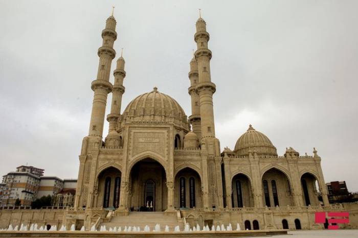 В мечети Гейдара почтили память шехидов Отечественной войны, был совершен намаз
