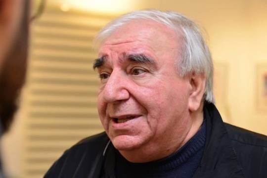 Президент Ильхам Алиев подарил квартиру народному поэту Рамизу Ровшану