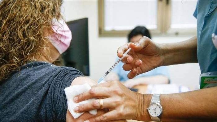 В Израиле началась массовая вакцинация от коронавируса
