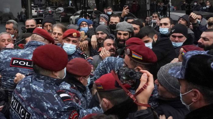 В Ереване задержаны около 70 участников акции протеста
